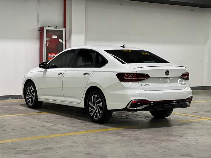 Фото 4 - Volkswagen Lavida