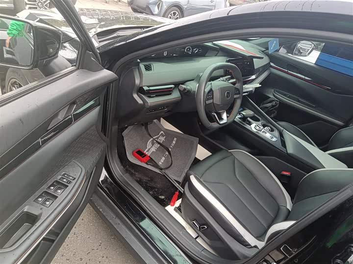 Фото 16 - Changan UNI-V