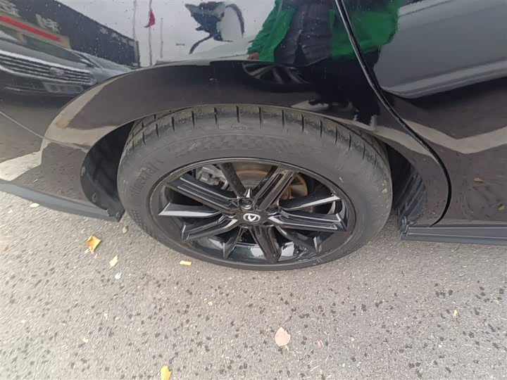 Фото 26 - Changan UNI-V