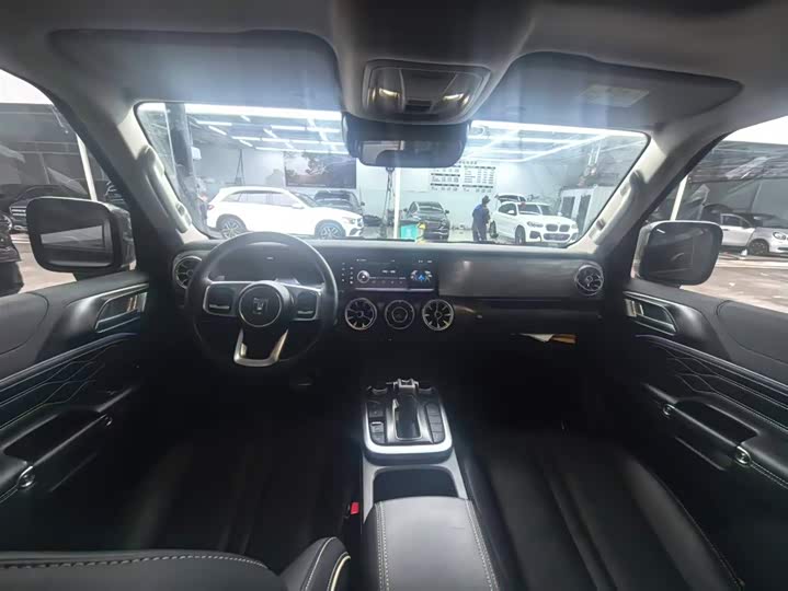 Фото 4 - Tank 300