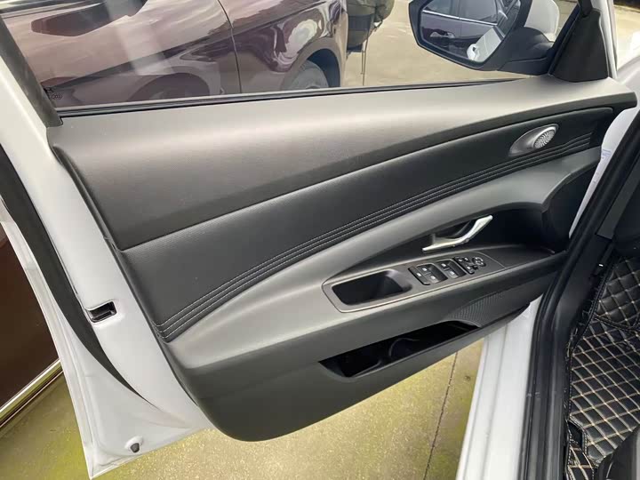 Фото 12 - Hyundai Elantra N line