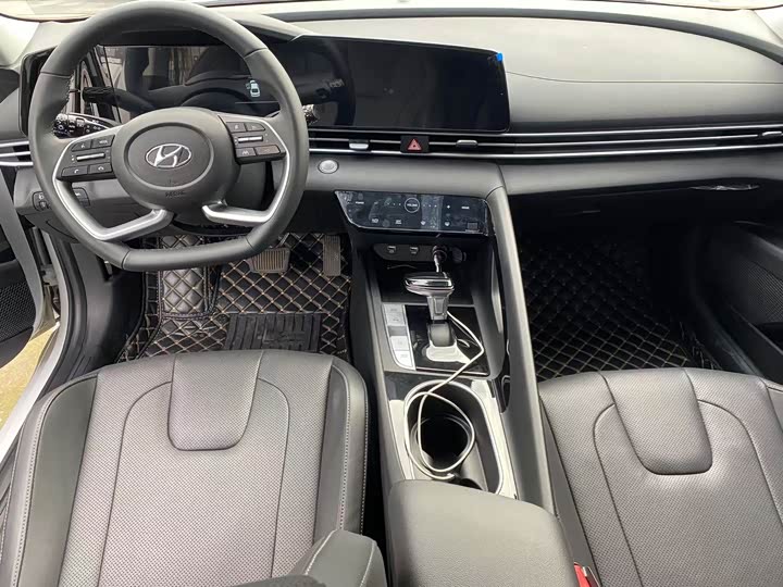 Фото 21 - Hyundai Elantra N line