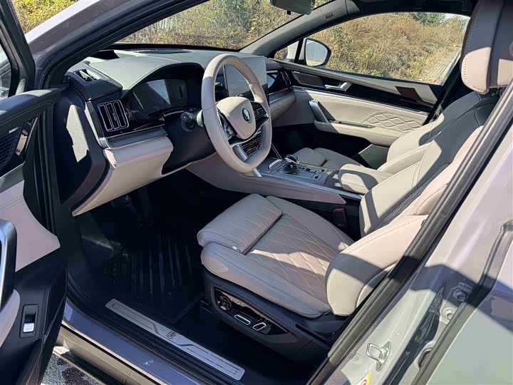 Фото 5 - BYD Tang Hybrid/EV