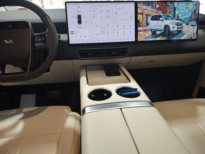 Фото 13 - LiXiang Mega