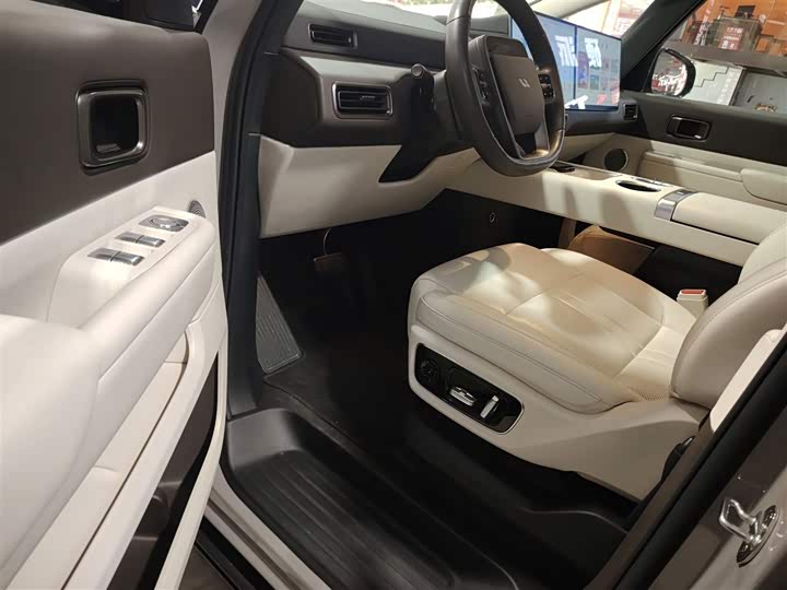 Фото 16 - LiXiang Mega