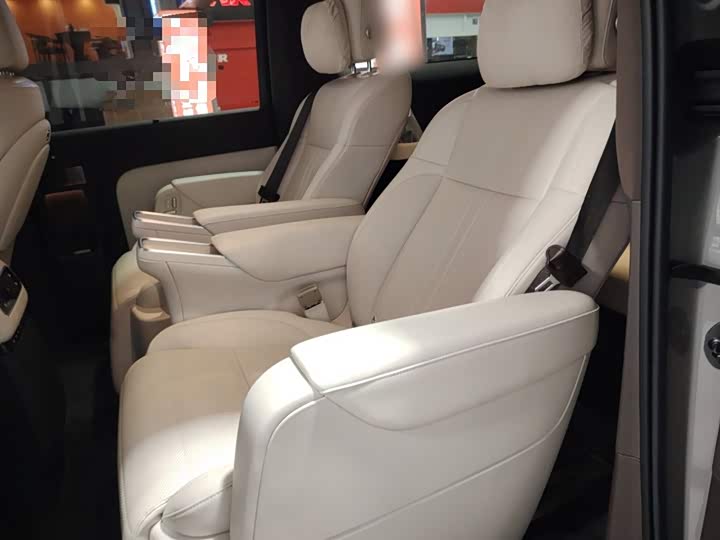 Фото 17 - LiXiang Mega