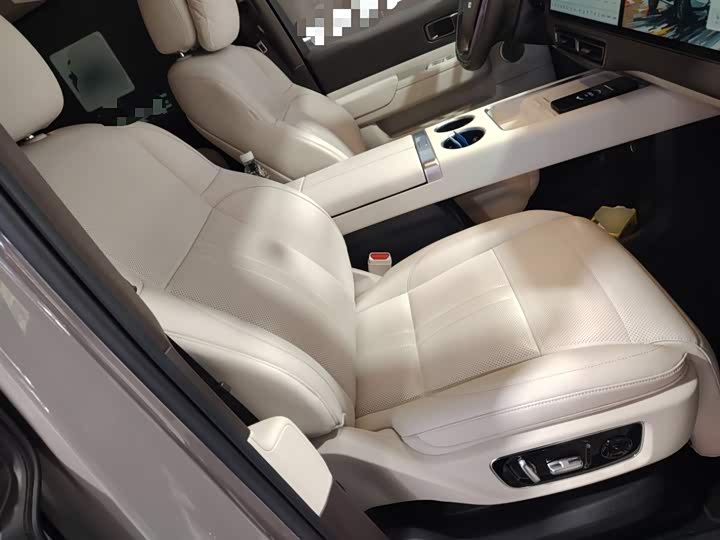 Фото 25 - LiXiang Mega