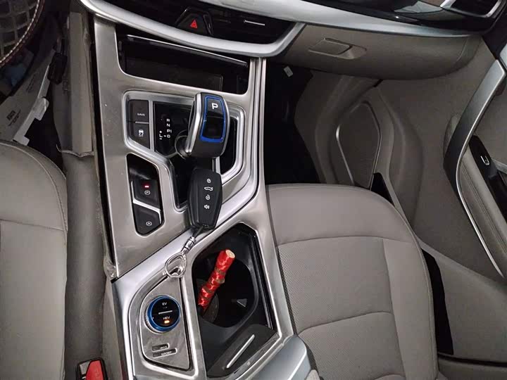 Фото 14 - Geely Jiaji Hybrid