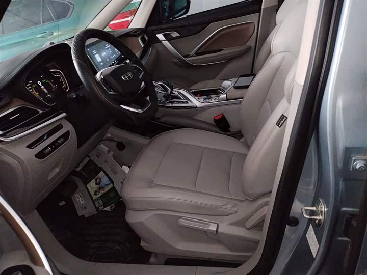 Фото 15 - Geely Jiaji Hybrid