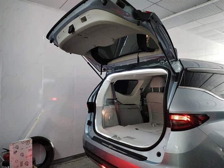 Фото 19 - Geely Jiaji Hybrid