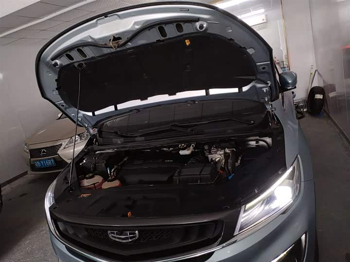 Фото 20 - Geely Jiaji Hybrid