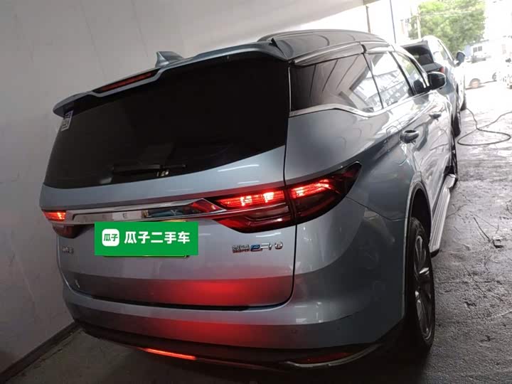 Фото 6 - Geely Jiaji Hybrid