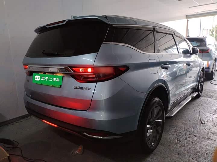 Фото 7 - Geely Jiaji Hybrid