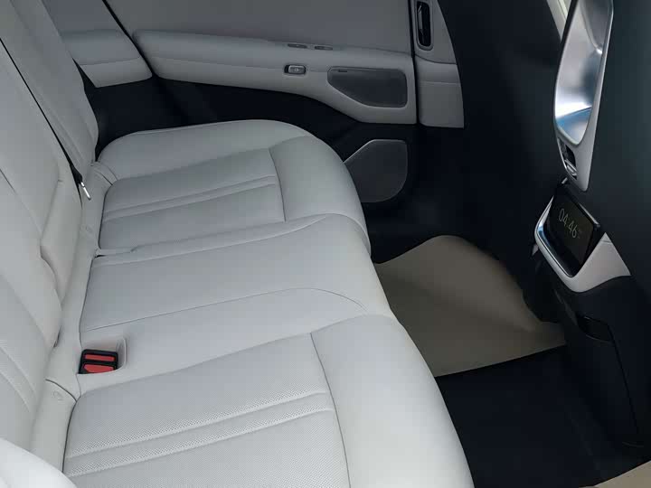 Фото 15 - Xiaomi YU7