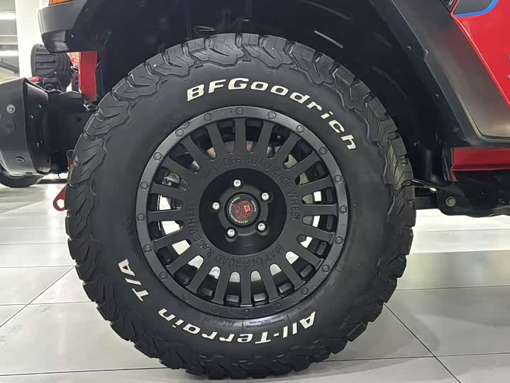 Фото 4 - Jeep Wrangler Hybrid
