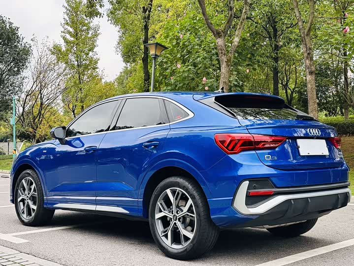 Фото 11 - Audi Q3 Sportback