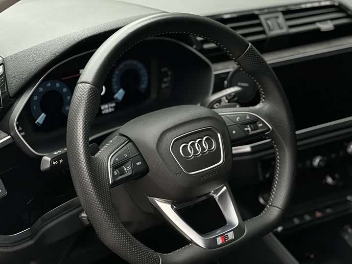 Фото 6 - Audi Q3 Sportback