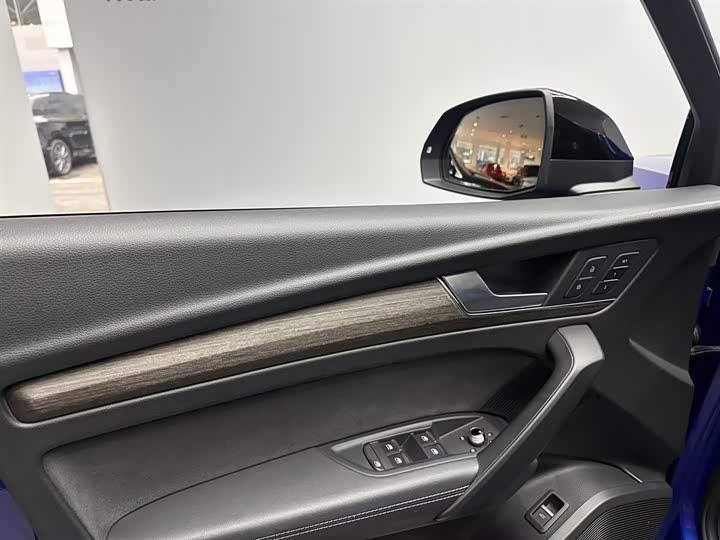 Фото 12 - Audi Q5L