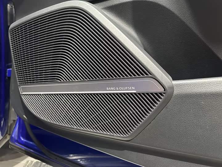 Фото 14 - Audi Q5L