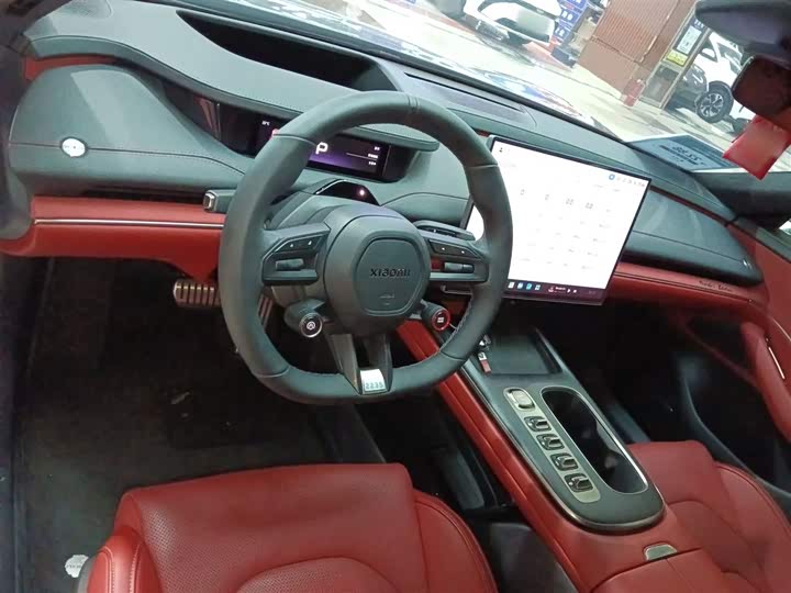 Фото 10 - Xiaomi SU7