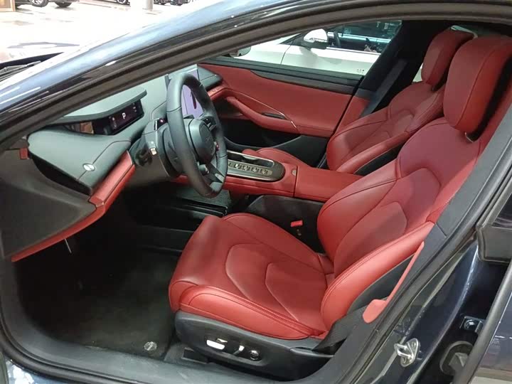 Фото 15 - Xiaomi SU7