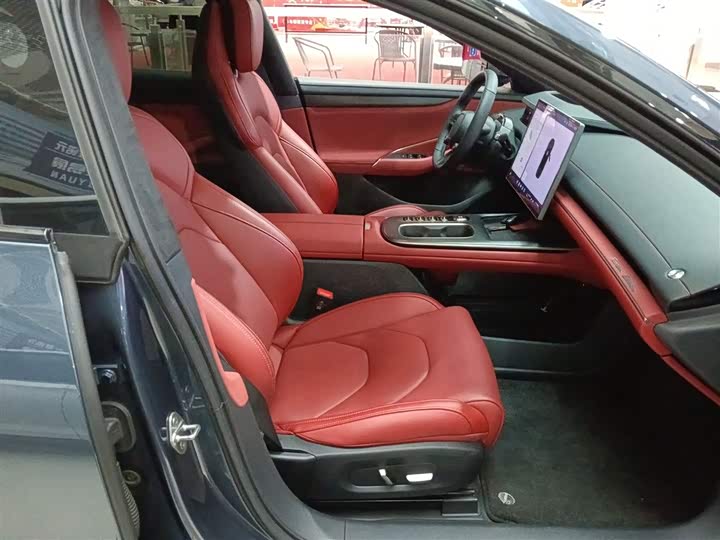 Фото 25 - Xiaomi SU7