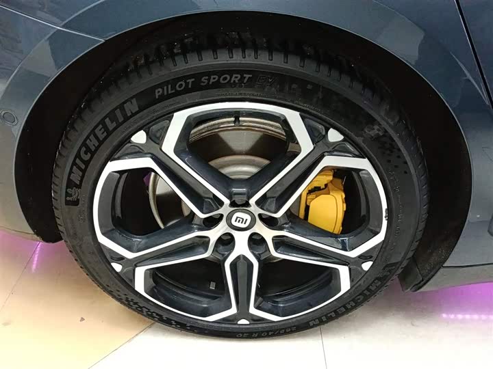 Фото 26 - Xiaomi SU7