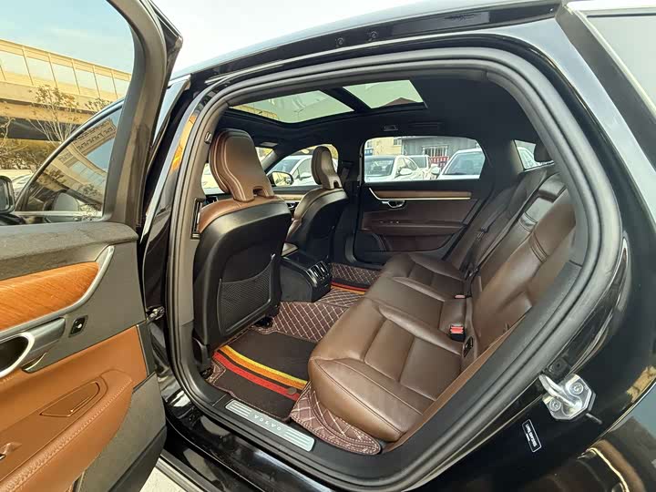 Фото 5 - Volvo S90