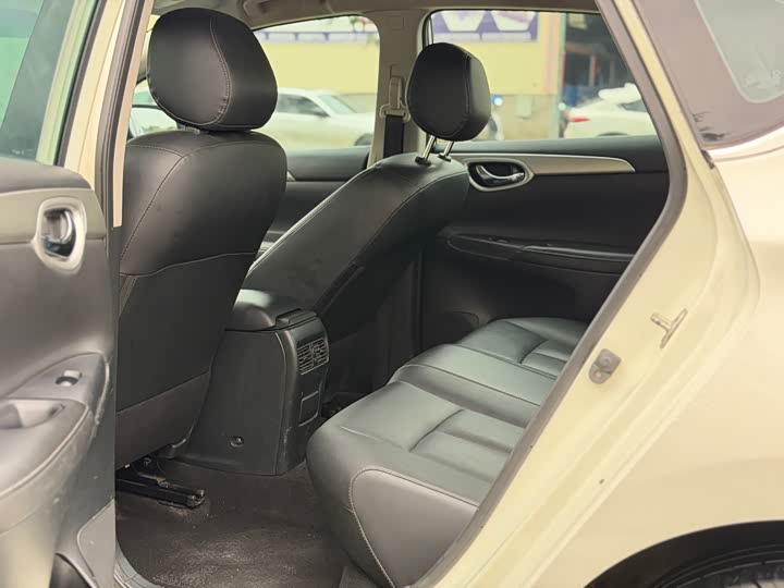 Фото 10 - Nissan Sylphy