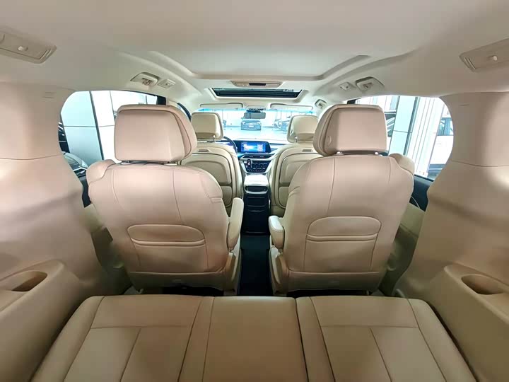 Фото 13 - Buick GL8 ES