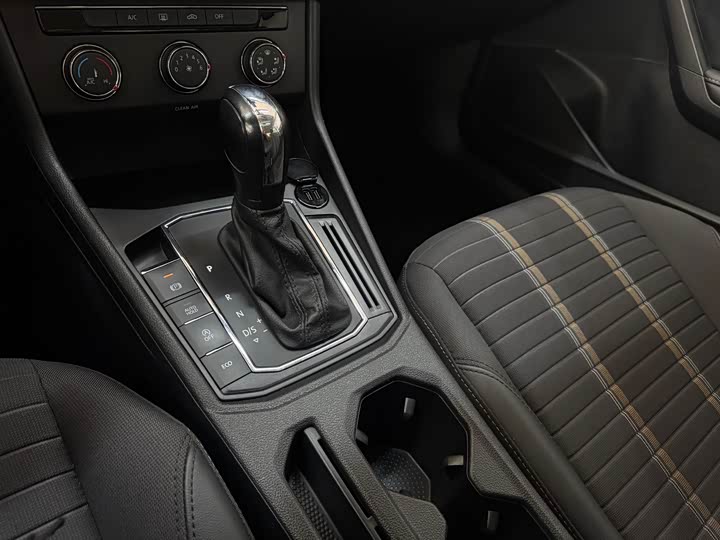 Фото 13 - Volkswagen Lavida