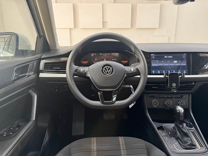 Фото 16 - Volkswagen Lavida