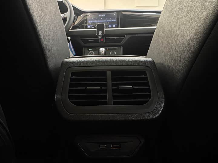 Фото 18 - Volkswagen Lavida