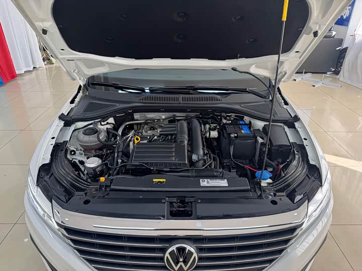 Фото 19 - Volkswagen Lavida