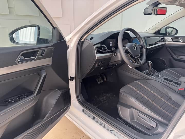 Фото 7 - Volkswagen Lavida