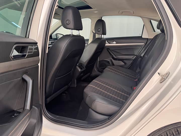 Фото 8 - Volkswagen Lavida