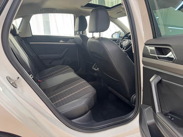 Фото 9 - Volkswagen Lavida