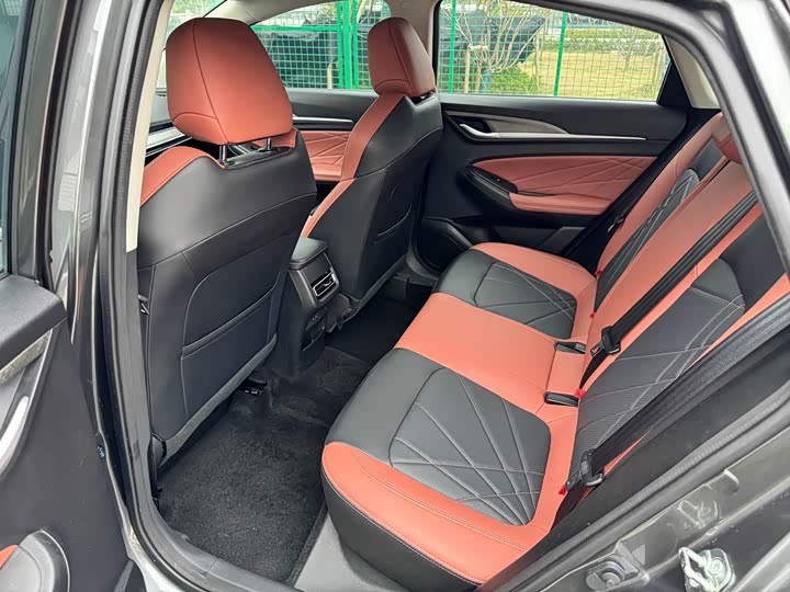 Фото 9 - Changan Eado Plus