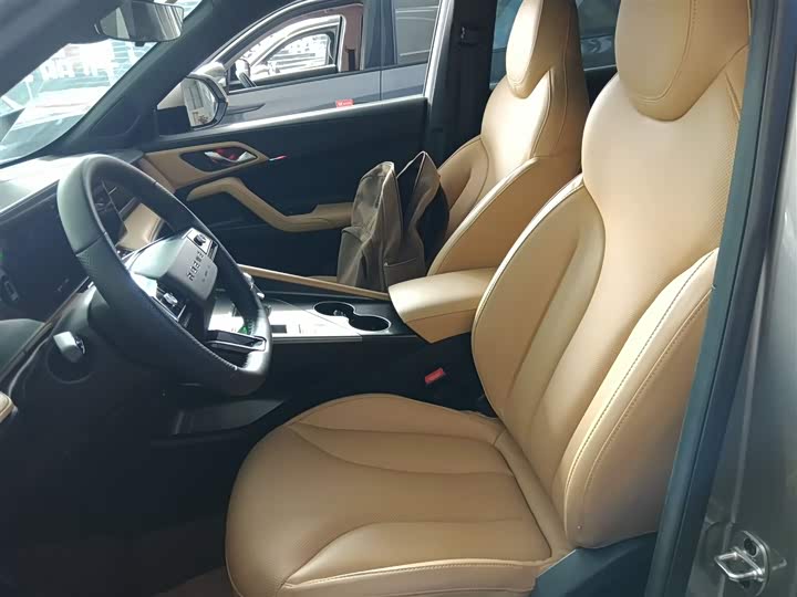 Фото 15 - Roewe RX5 Hybrid