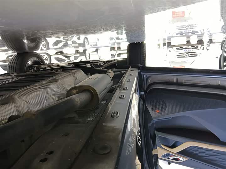 Фото 22 - Roewe RX5 Hybrid