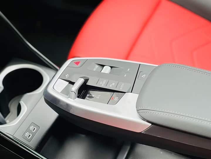 Фото 11 - BMW X1