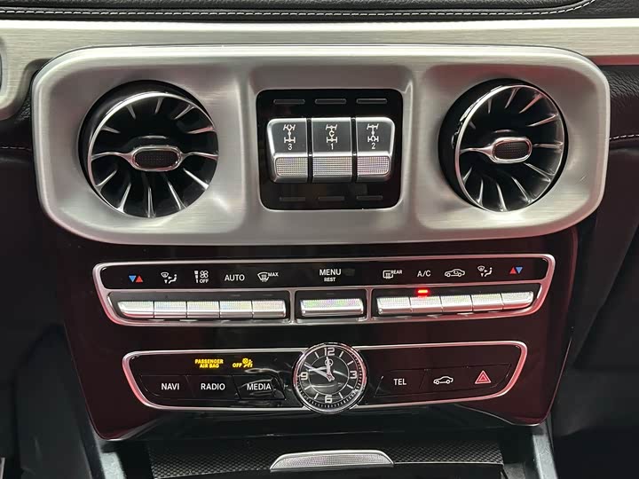 Фото 10 - Mercedes-Benz G-Class