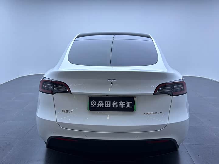 Фото 11 - Tesla Model Y