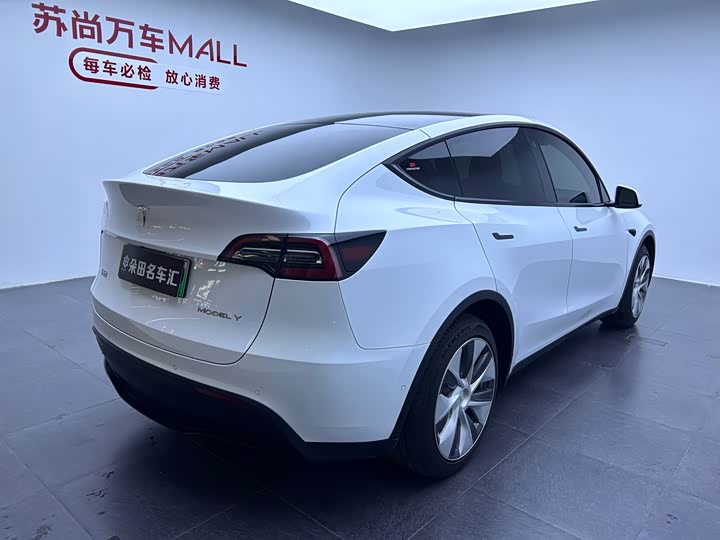 Фото 12 - Tesla Model Y