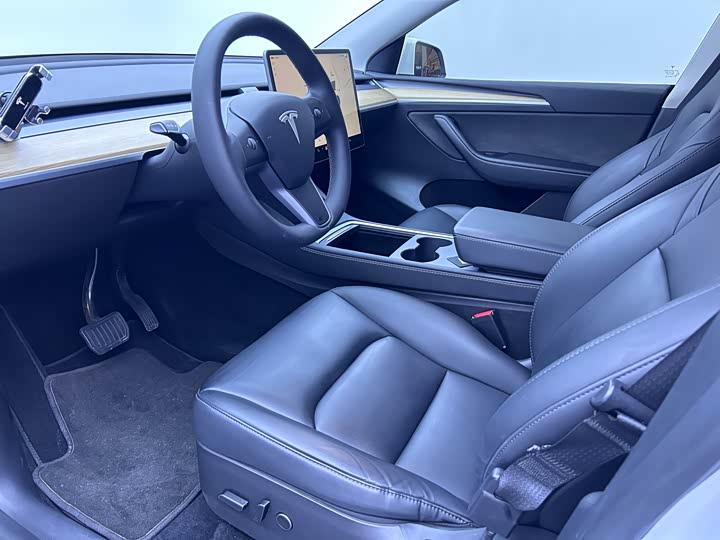 Фото 4 - Tesla Model Y