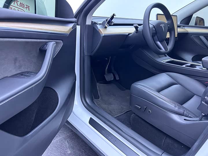 Фото 6 - Tesla Model Y