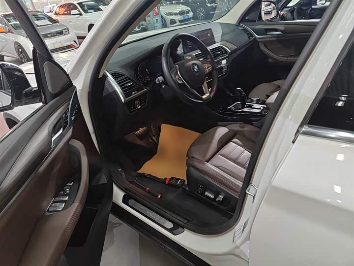 Фото 16 - BMW X3