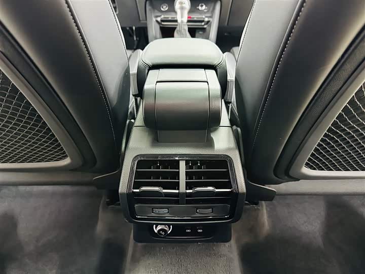 Фото 18 - Audi Q3