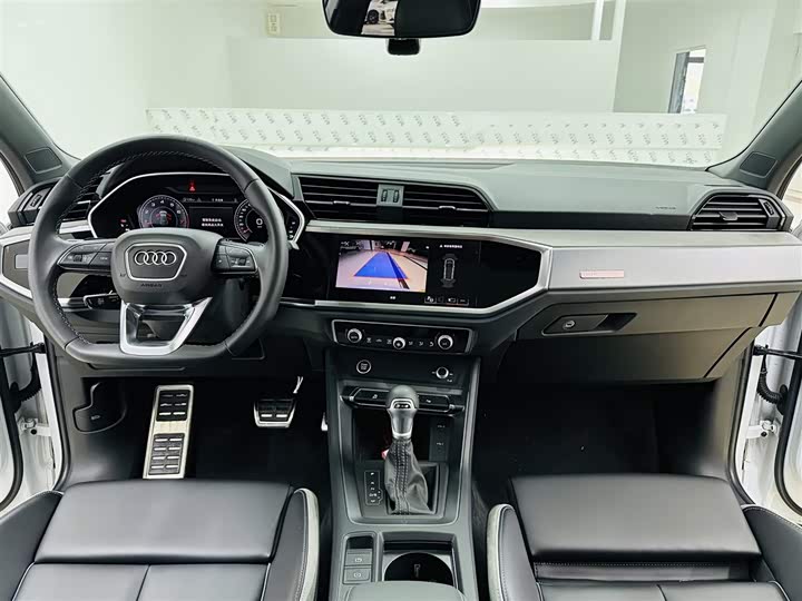 Фото 8 - Audi Q3