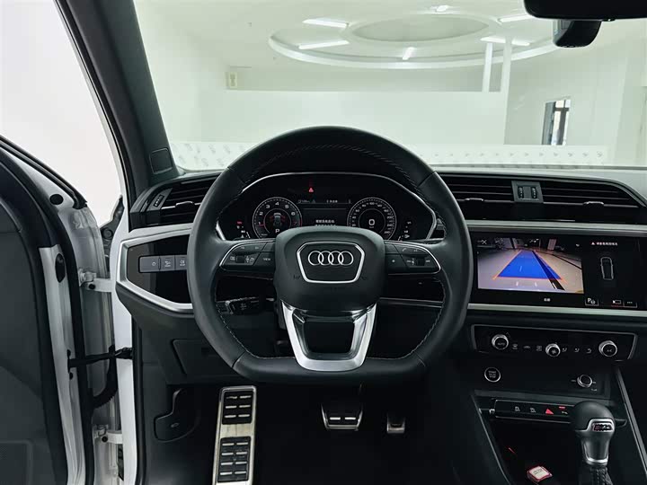 Фото 9 - Audi Q3